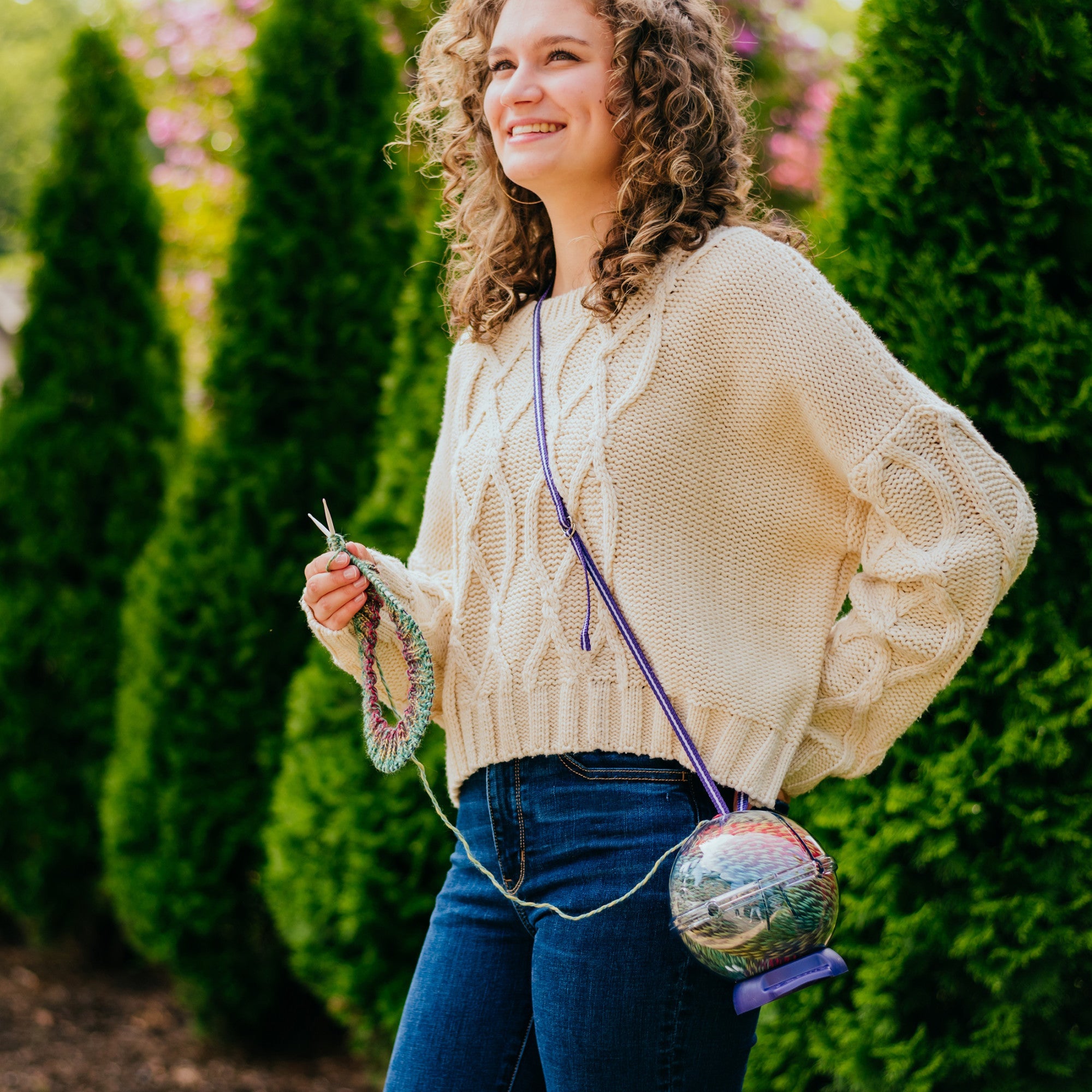 Prym Yarnit Yarn Holder Globe with Shoulder Strap and Storage Base