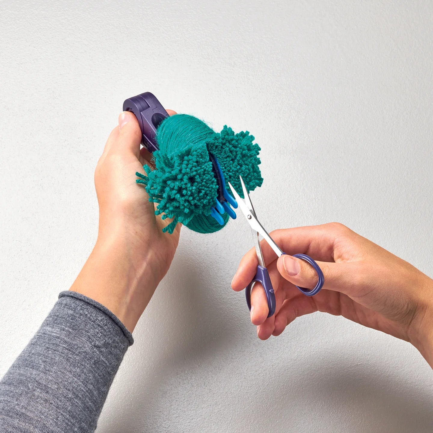 Prym 2-in-1 Pompom Maker Small for 1.5-Inch and 2-Inch Diameter Pompoms