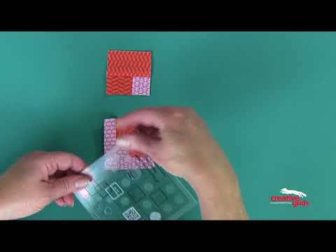Creative Grids 4-Inch Curvy Log Cabin Trim Tool CGRJAW6MINI by Jean Ann Wright, the official CreativeGridsUSA demonstration video.