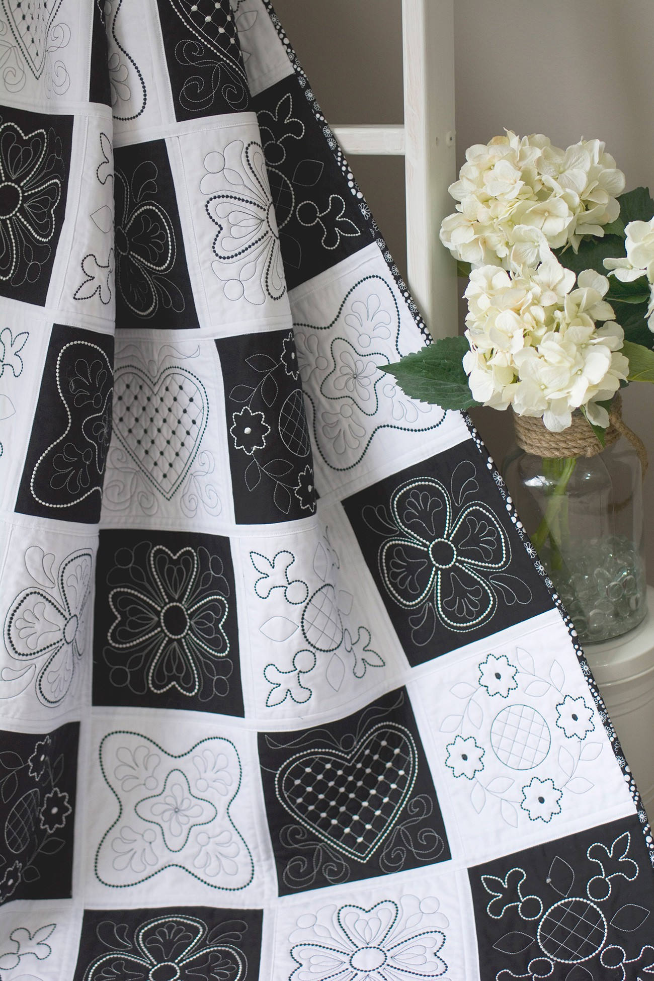 Build-A-Quilt On Your Embroidery Machine by Amelie Scott