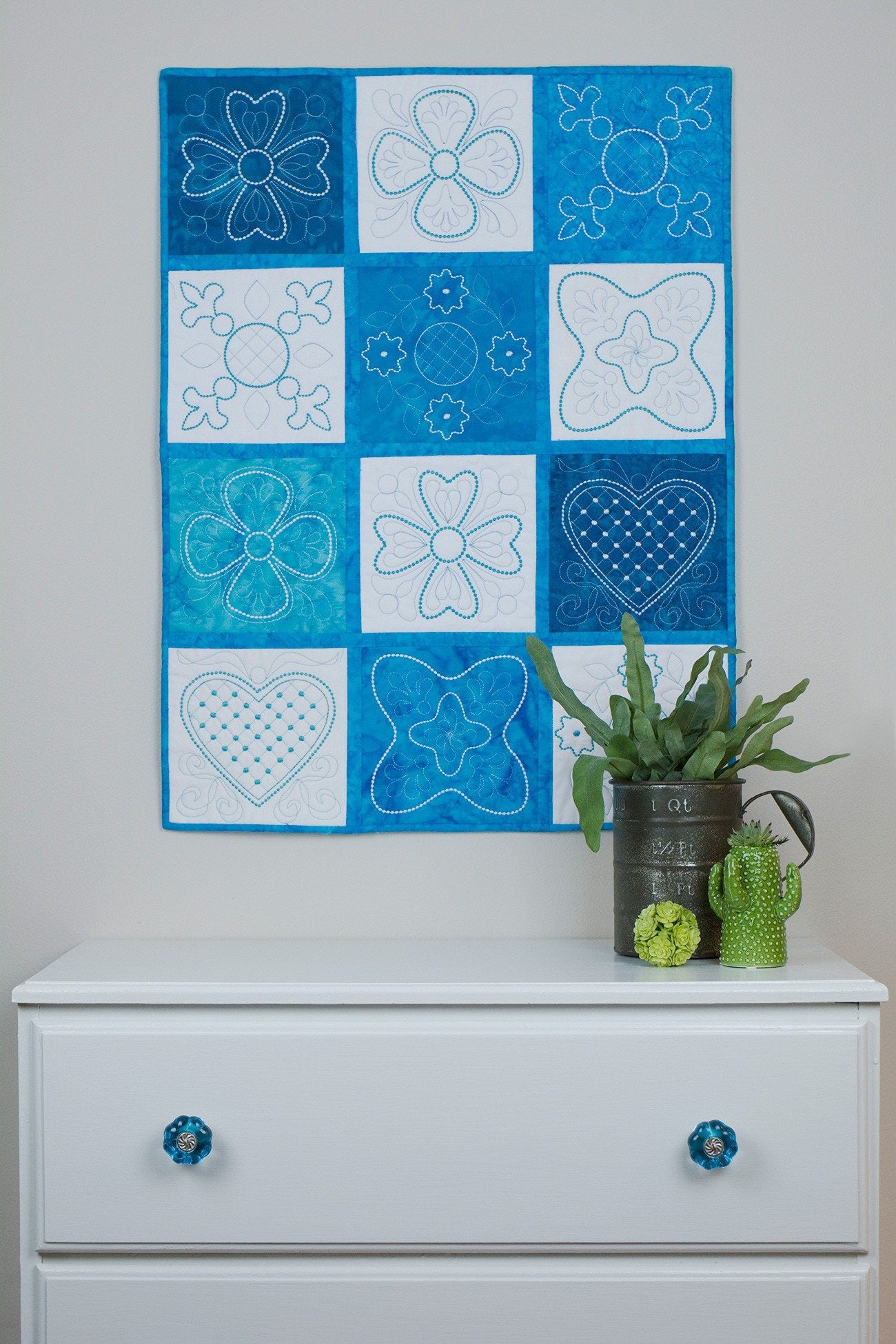 Build-A-Quilt On Your Embroidery Machine by Amelie Scott