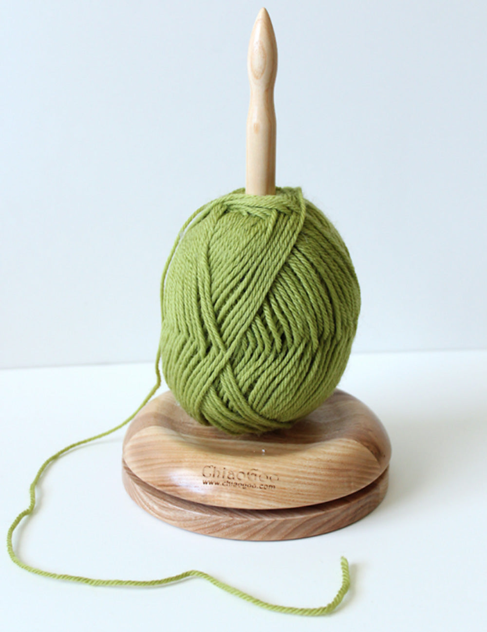 ChiaoGoo Wood Yarn Butler Yarn Ball Spins Easily Ball Bearings