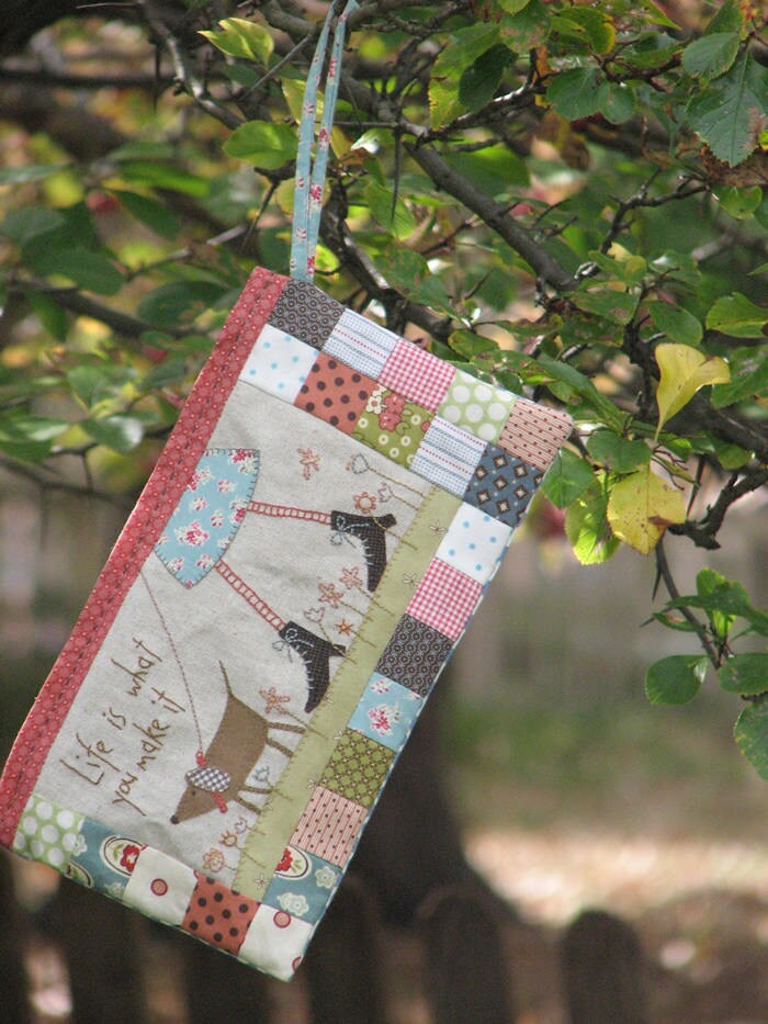 The Simple Life Quilt Pattern Book by Anni Downs of Hatched and Patched