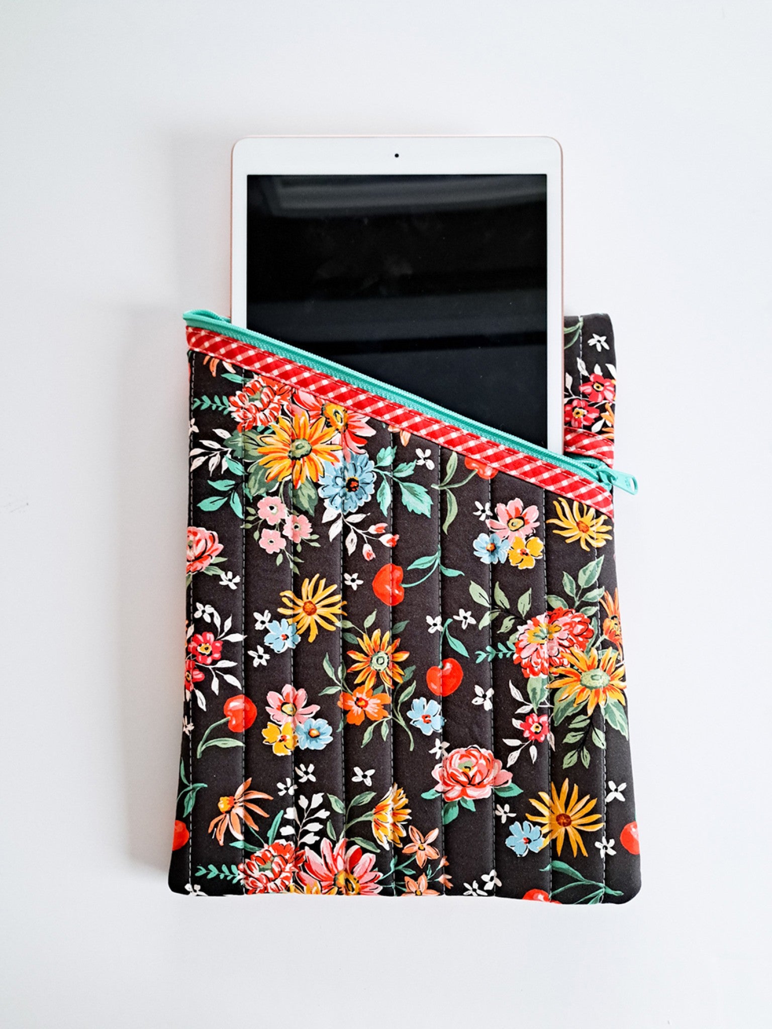 Hemingway Pouch Sewing Pattern from Center Street Quilts