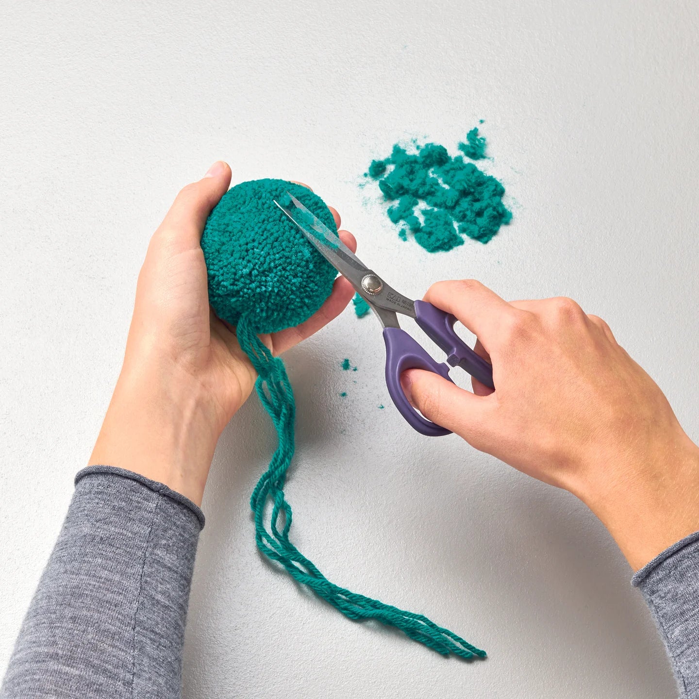 Prym 2-in-1 Pompom Maker Small for 1.5-Inch and 2-Inch Diameter Pompoms